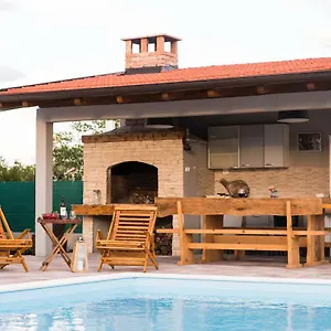  Vila Nava